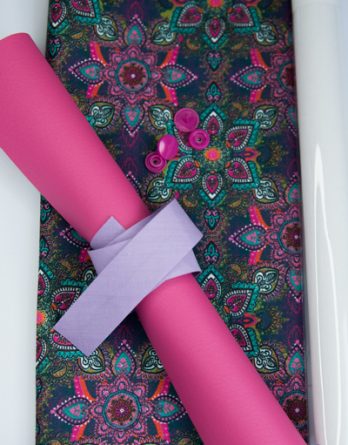 Le kit de couture pochette du conducteur - Mandala/simili fuchsia
