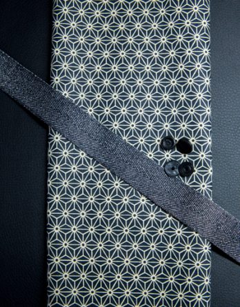 Le kit Joane (taille 1 ou 2)  - tissu japonais noir et beige, simili noir, ruban métallisé anthracite