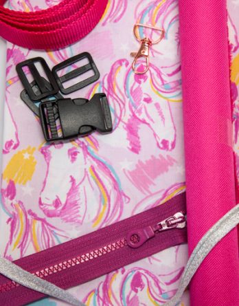 Le kit de couture sac banane Charly  (toutes tailles)  - coton imprimé Licornes multicolores / toile à sac imperméable rose
